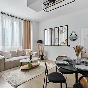 https://apt-center-of-bastille-by-studioprestige.fr-paris.fr