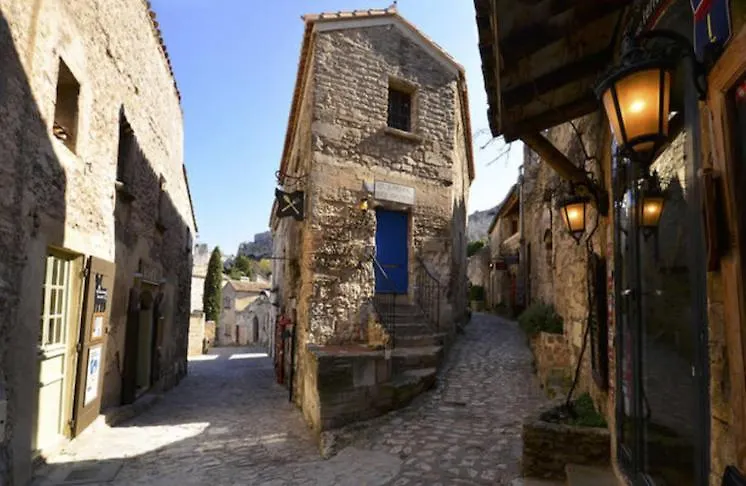 Les Baux-Beaux Apartment